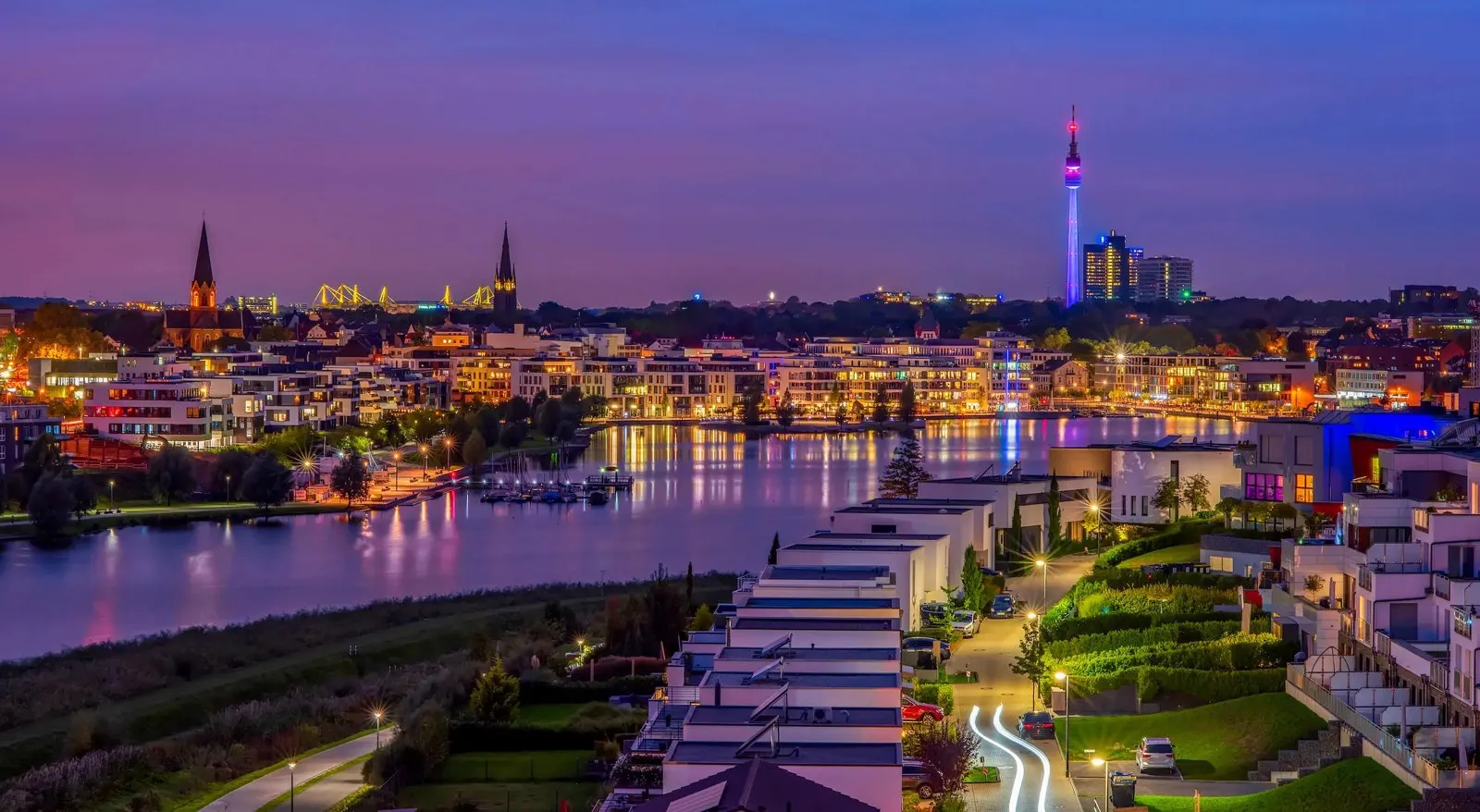 Dortmund, Phoenix Lake at dusk
